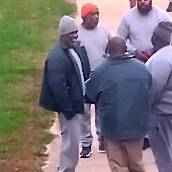 Diddy Smiles, Chats with Fellow Inmates at Fort Dix