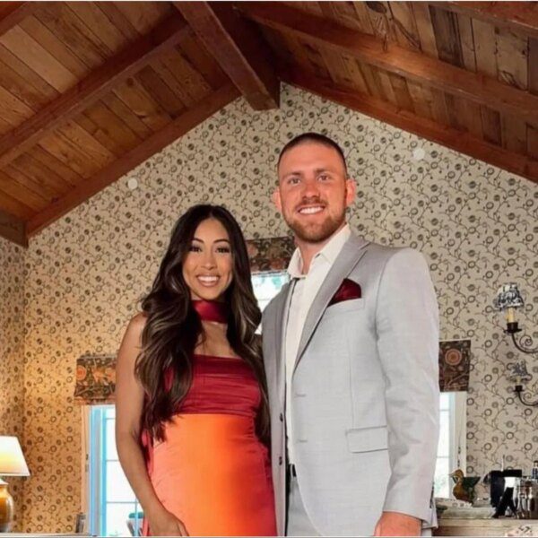 Shane Buechele’s spouse Paige presents early have a look at ‘comfortable outfit’…