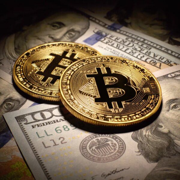 This Bitcoin Sell Signal Flashes For The First Time Since 2021 —…