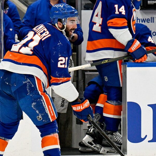 NHL information: Islanders’ Kyle Palmieri makes outstanding play after tearing ACL