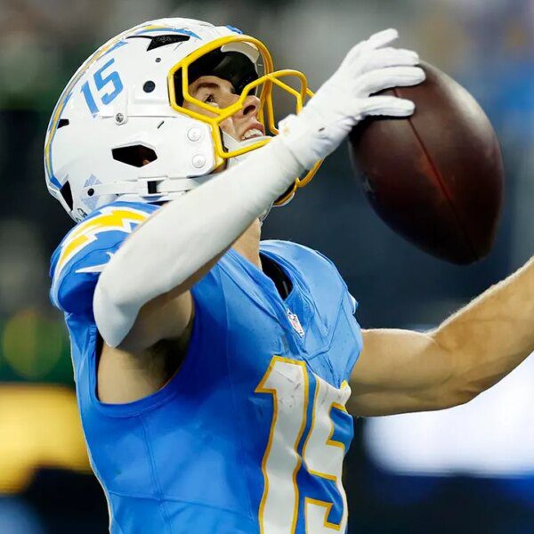 Chargers protection pesters Steelers in dominant house victory