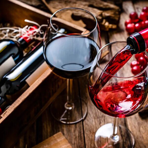 The greatest wine presents to pour and retailer in model