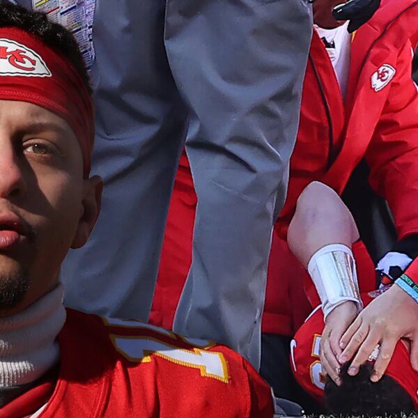 Patrick Mahomes Tears ACL in Loss to Chargers