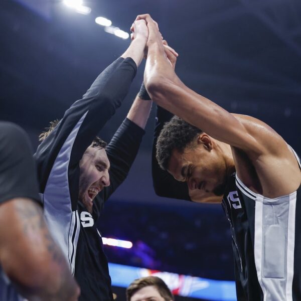 NBA roundup: Spurs smother Thunder for third time in 13 days