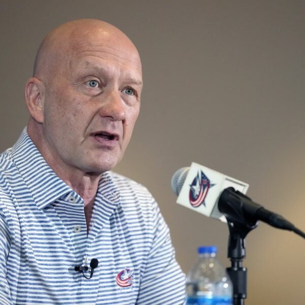 Sabres hearth GM Kevyn Adams, rent Jarmo Kekalainen