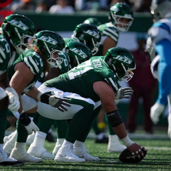 Jets signal C Josh Myers to contract extension