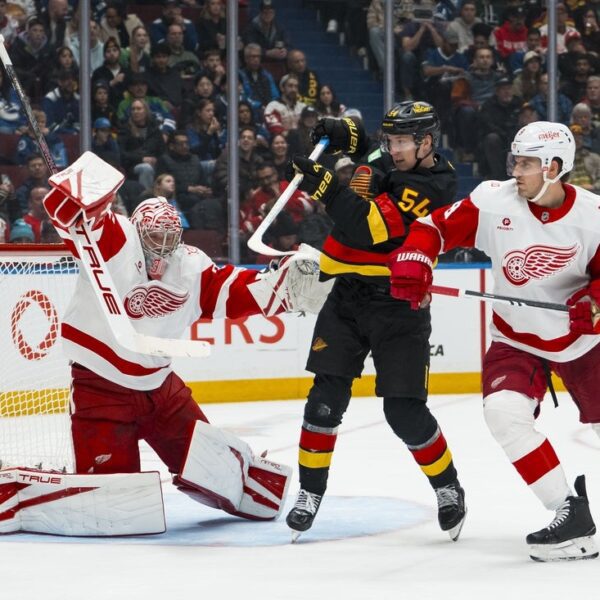 NHL roundup: John Gibson, Wings clean Canucks, transfer atop Atlantic