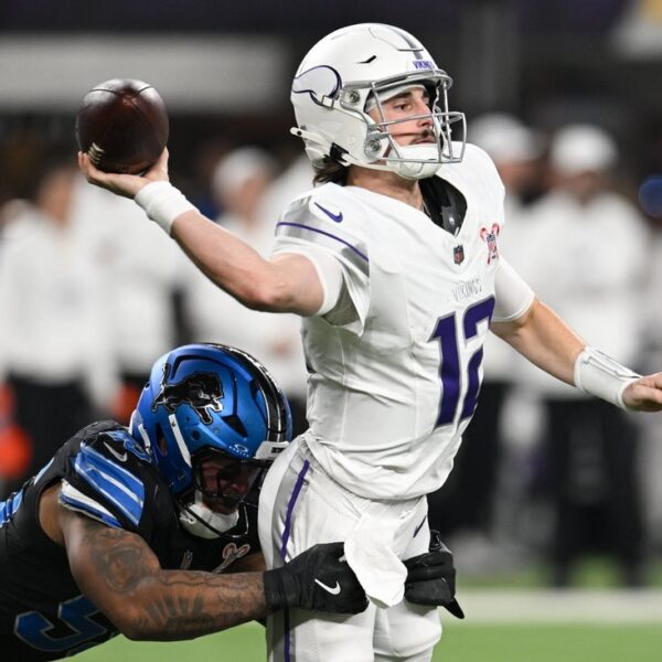 Vikings win fourth straight, knock Lions out of playoff race