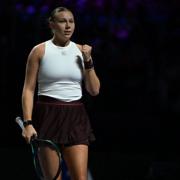 Amanda Anisimova turns up the glam with stylish blazer outfit in life…