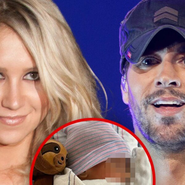 Anna Kournikova & Enrique Iglesias Welcome Fourth Child