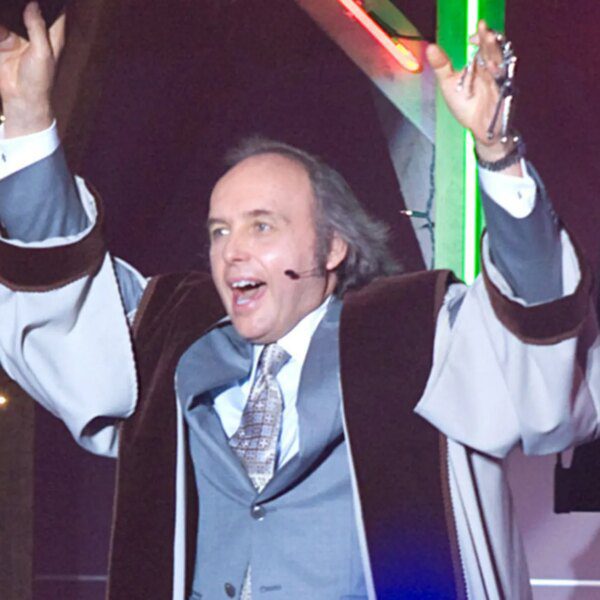 Pastor Phil In ‘Four Christmases’ ‘Memba Him?!