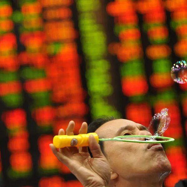 What bubble? Asset managers in risk-on mode keep on with shares