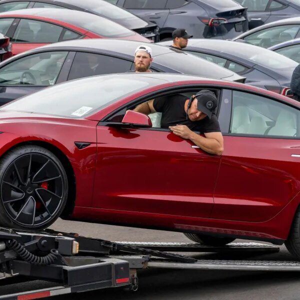 Tesla faces NHTSA probe over Model 3 emergency door handles
