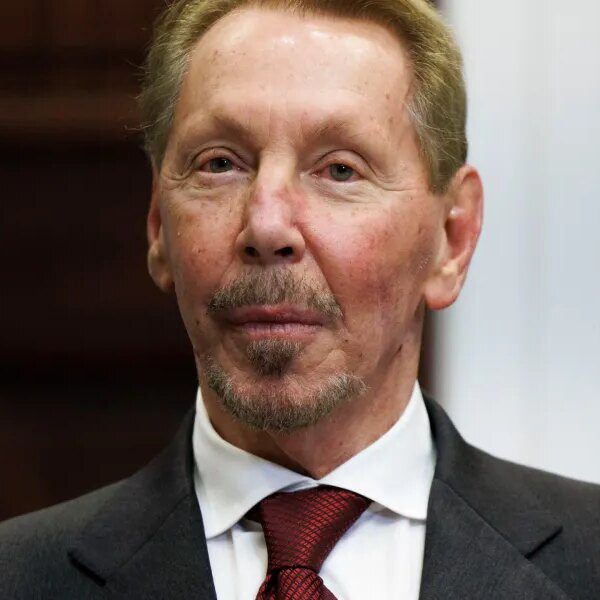 Oracle slides by most since January on mounting AI spending