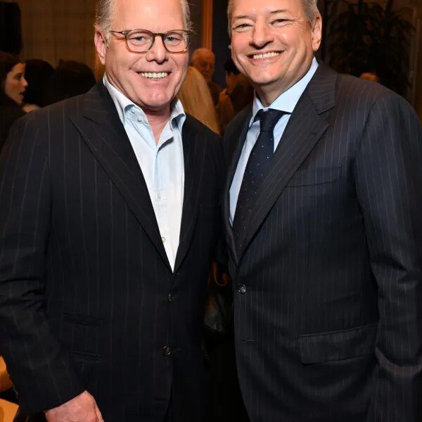 A Thanksgiving dealmaking dash helped Netflix win Warner Bros.