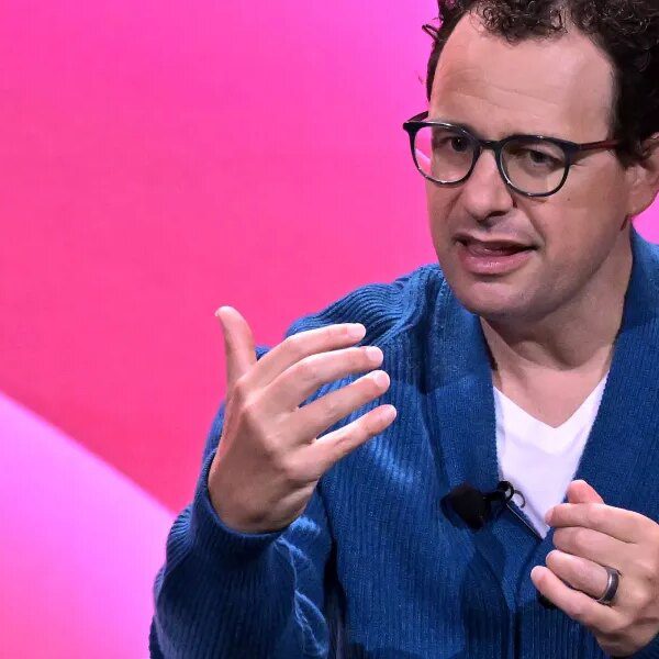 Anthropic considers IPO regardless of warnings that extra liquidity is blowing a…