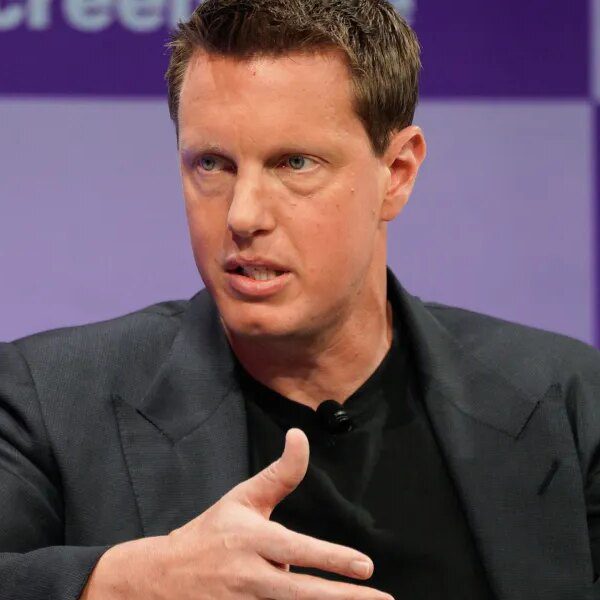 David Ellison’s billionaire dad obtained him a aircraft at 13. He flew…