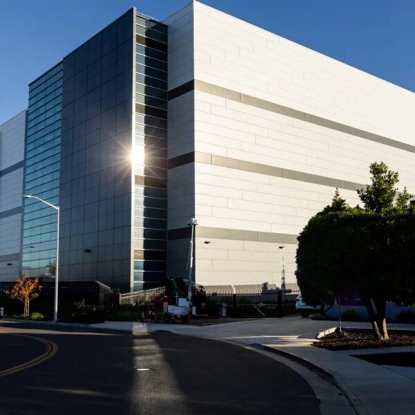 The rise of AI reasoning fashions comes with an enormous vitality tradeoff