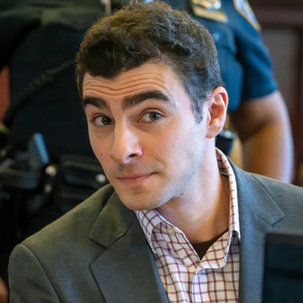 A yr after the killing of UnitedHealthcare’s CEO, Luigi Mangione fights to…