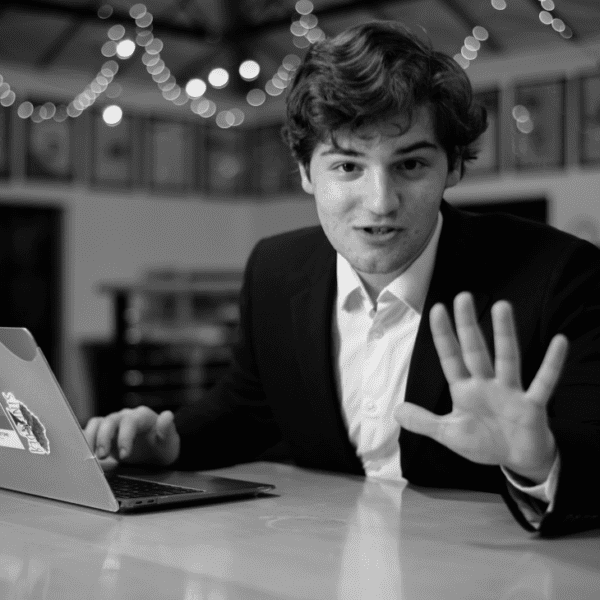 Stanford’s star reporter takes on Silicon Valley’s ‘money-soaked’ startup tradition