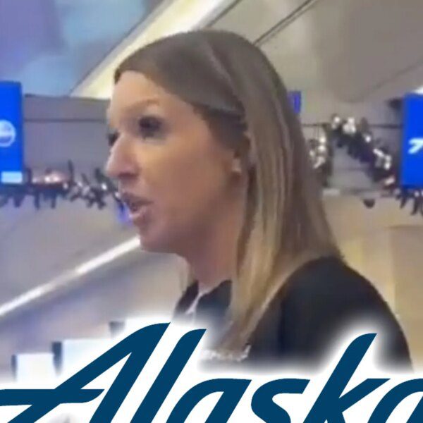Cat Lady Slams Alaska Airlines After 2 Pets, 1 Carry-On Debacle