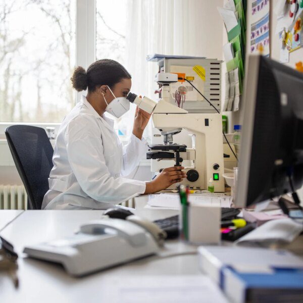 10x Genomics' Products Are Well-Received, But US Spending Weakness Stifles Growth