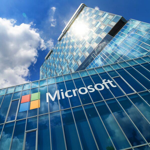 Microsoft Stock Positioned For Strong Growth (NASDAQ:MSFT)
