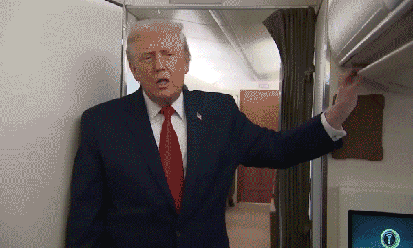 Trump’s Air Force One briefing disrupted by sudden lavatory door incident