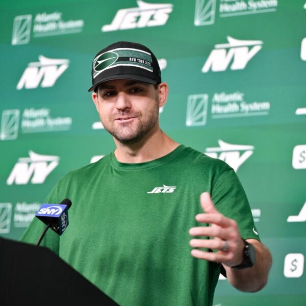 Reports: Jets, OC Tanner Engstrand half methods