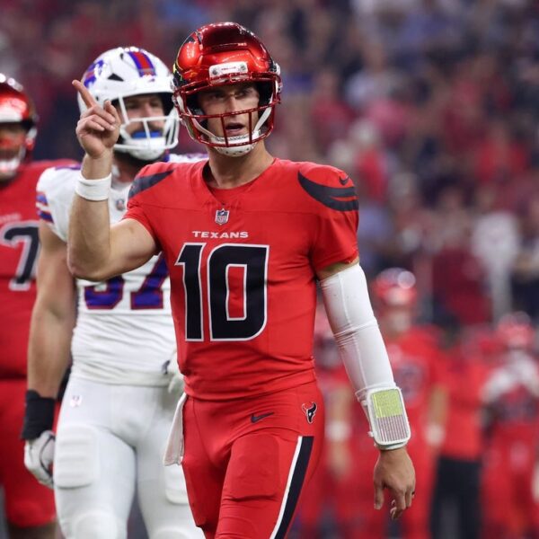 Report: Texans backup QB Davis Mills obtainable vs. Steelers