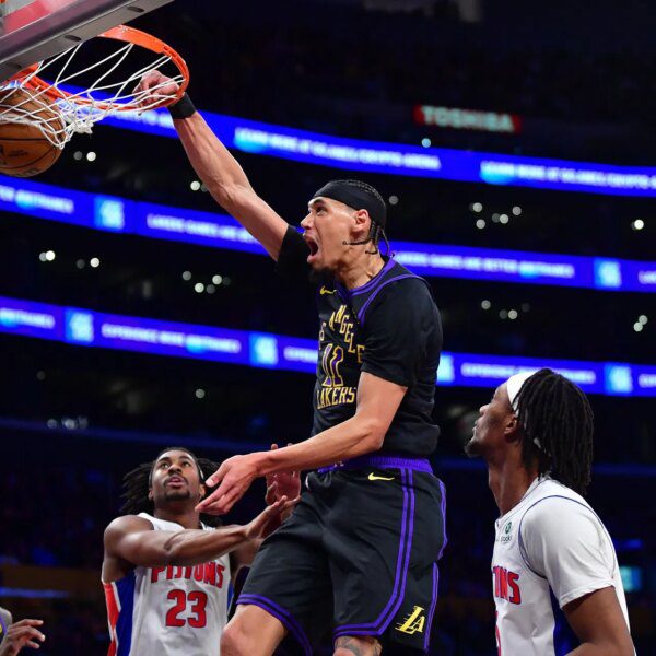 Second Laker to ever win a dunk contest