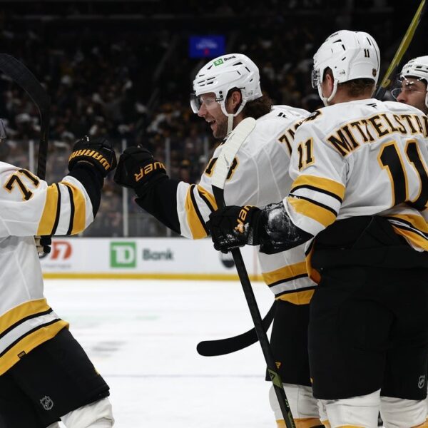 Bruins internet two hat tips in 10-2 shellacking of Rangers