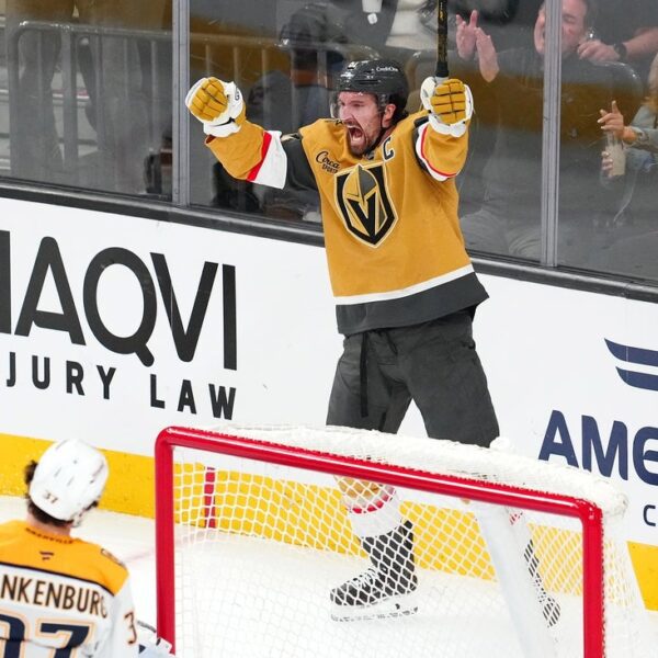 Mark Stone seeks to tie scoring mark as Golden Knights welcome Flyers