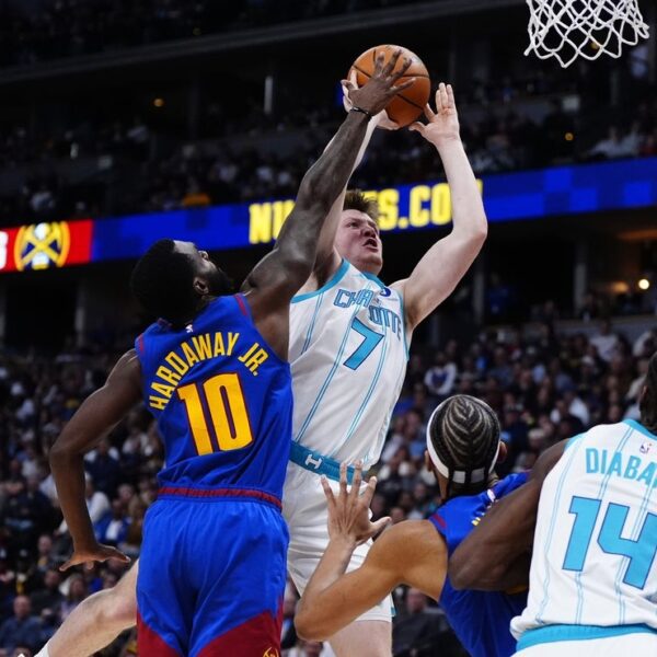 Hornets dominate from begin, beat Nuggets for first time in 9 tries