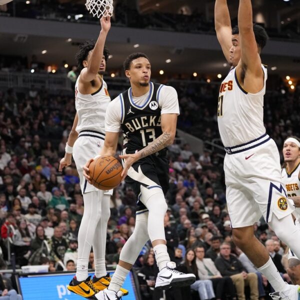 Minus Giannis Antetokounmpo, Bucks face first problem vs. Mavs