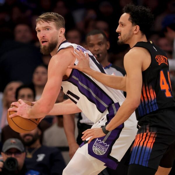 Knicks draw back from Kings in 4th quarter for third straight win