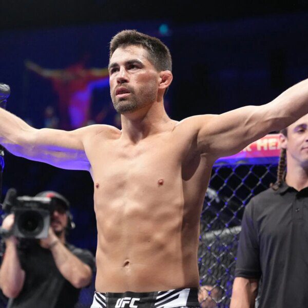 “Deserved bantamweight goat” – Fans react to Dominick Cruz coming into UFC&hellip;
