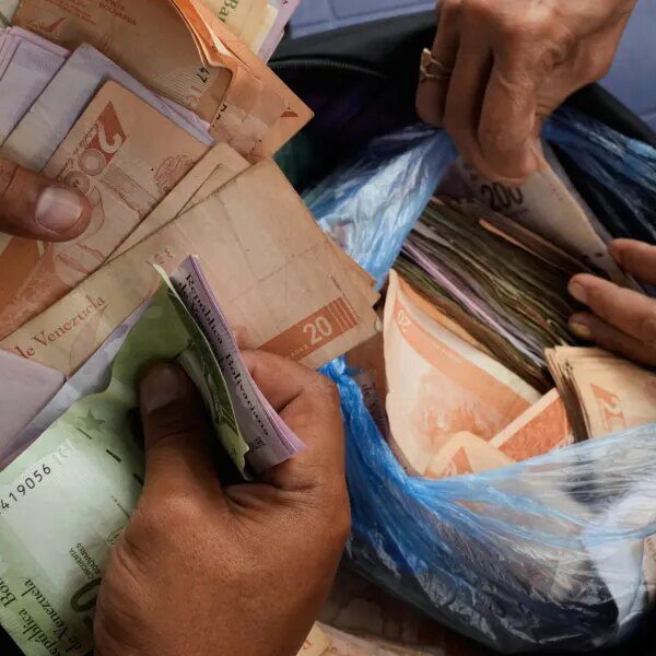Facing 682% inflation, Venezuelans work three or extra jobs and nonetheless can&hellip;