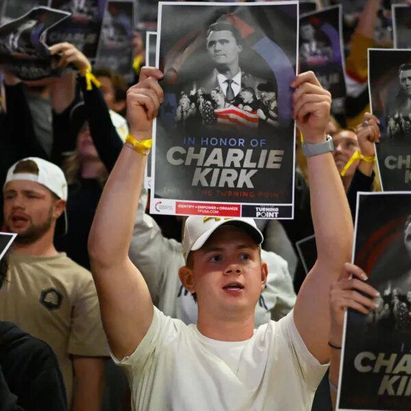 Tennessee theater professor reinstated, with $500,000 settlement, after dropping his job over&hellip;