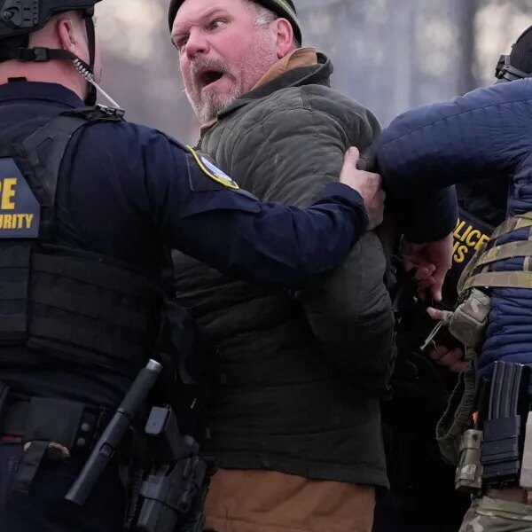 Army readies 1,500 paratroopers specializing in arctic ops for potential Minnesota deployment