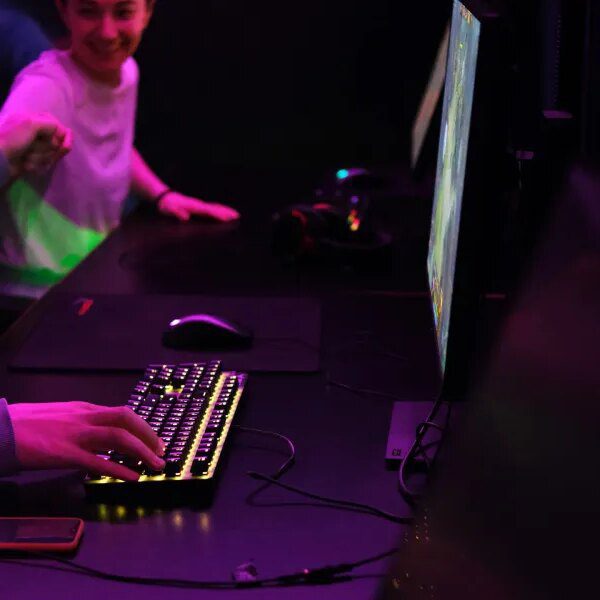 Feds are searching teenage hackers