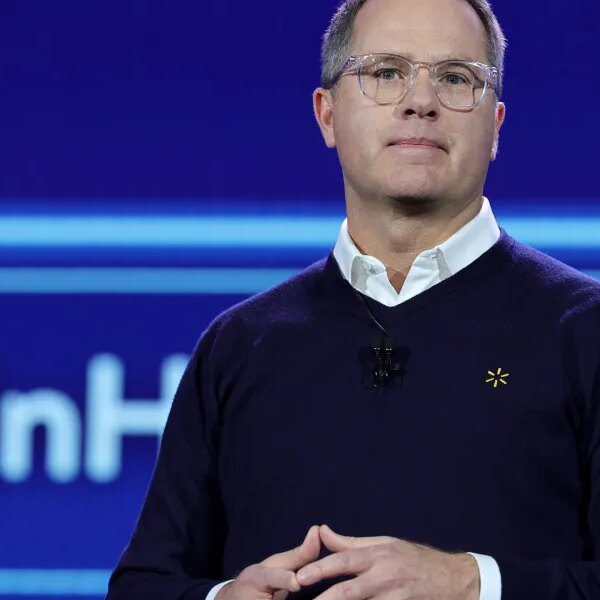 Walmart’s CEO Doug McMillon out-earns the common American’s wage in lower than…