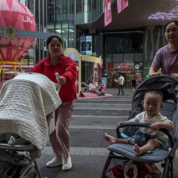 China delivery charge hits lowest since 1949 in blow to child drive