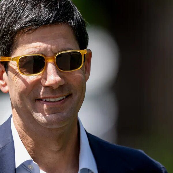 Kevin Warsh went from promoting racetrack pencils to Trump’s new Fed chair…