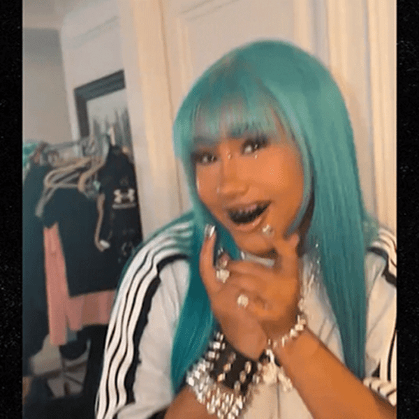 North West Shows Off New Piercing & Black Grills For All Her…