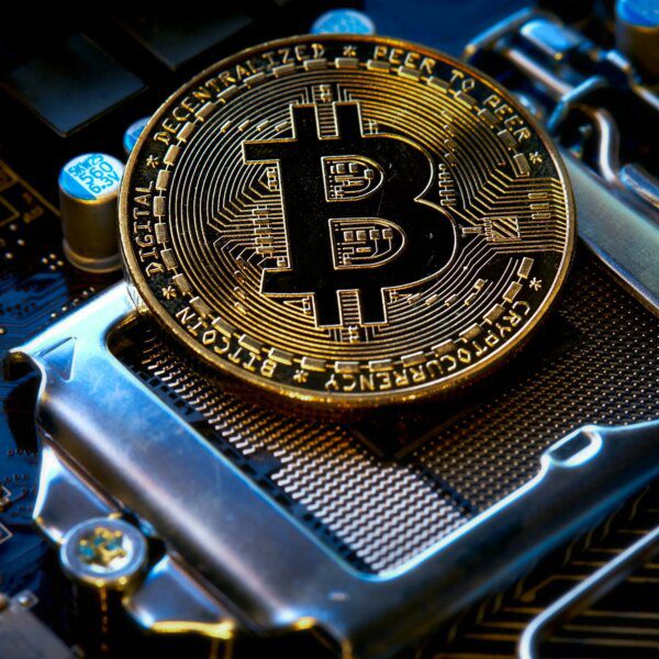 Crypto Hardware Maker Canaan Shares Crater 63%, Nasdaq Issues Delisting Notice