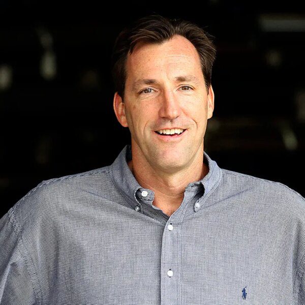 Former Trail Blazers star Chris Dudley publicizes bid for Oregon governor