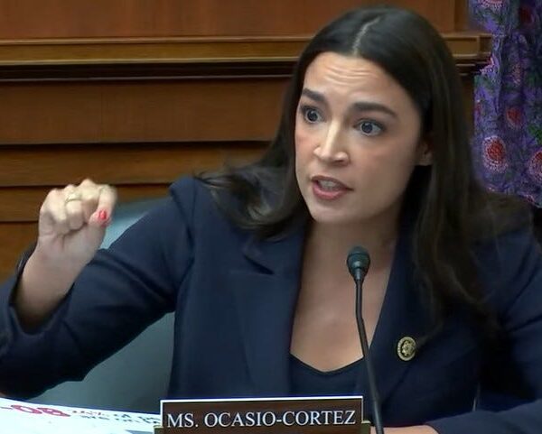 AOC Demands ICE Funding Block And National Guard Activation After New Minneapolis…