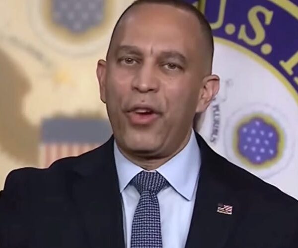 Hakeem Jeffries Says Trump Administration Criminals Will Be Prosecuted
