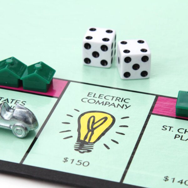 Utility CEFs: UTG Outshines DNP With Lower Leverage But Better Returns